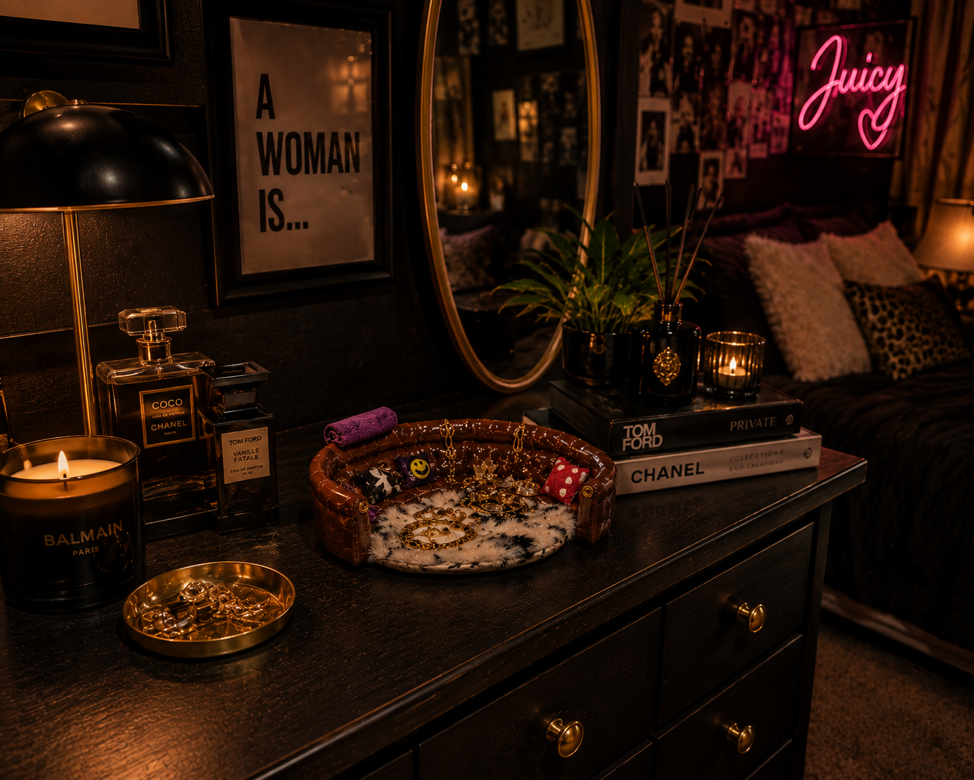 The Conversation Pit Jewelry Holder