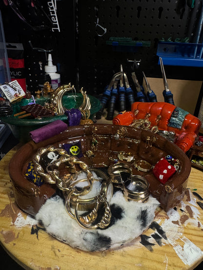 The Conversation Pit Jewelry Holder