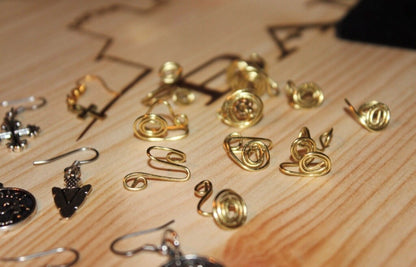 Abstract Wire Nose Cuff
